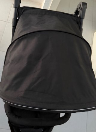 Carrito de bebé negro