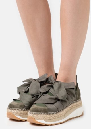 Zapatillas Gaimo lazo verde cuña