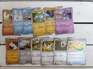 Lotto 101 Carte Pokémon + Album Pikachu