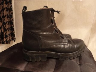Botines de piel negros