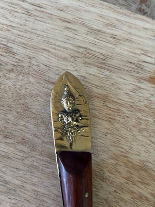 Cubertería tailandesa bronce y madera