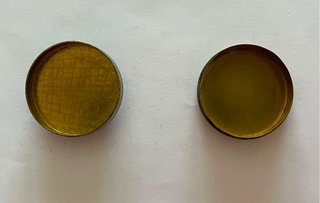 Pastillero vintage metal dorado