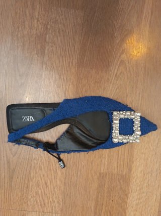 Sandalias de Zara Azules con Pedrería