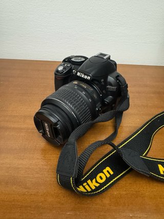 Nikon D3100 + 2 objetivos + mochila