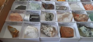 Bonita colección de 54 minerales  diferentes.