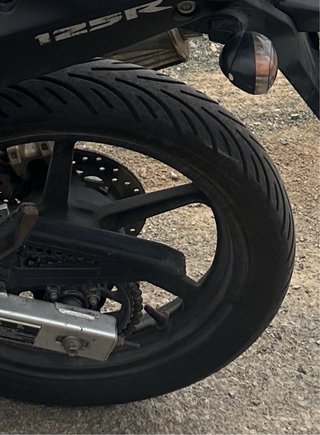 Rueda trasera moto con cubierta cbr 125