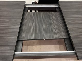 Mesa de salón extensible gris oscuro