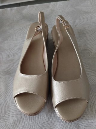 Sandalias cuña doradas talla 43