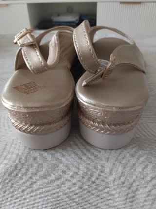 Sandalias cuña doradas talla 43