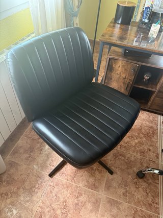 Silla de oficina giratoria negra
