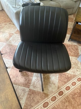 Silla de oficina giratoria negra