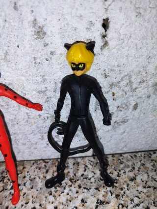 Set 2 Action Figure Ladybug e Chat Noir z3