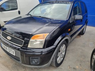 Ford Fusion 2006.   2600e