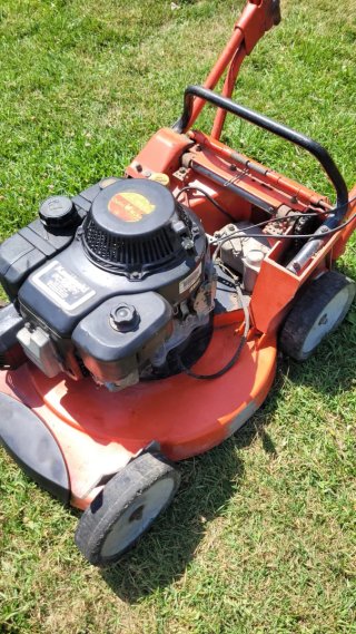Cortacésped profesional Outils Wolf 9 CV kawasaki