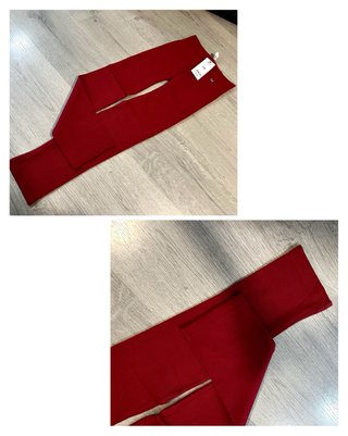 Legging rojo-burdeos básico acampanado.