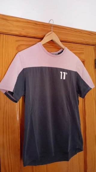 Camiseta Deportiva 11 Degrees Morada y Rosa