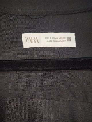 Camisa Zara manga larga negra
