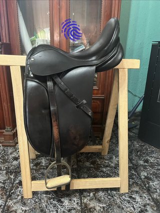 Silla Doma Clásica 17.5