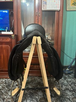 Silla Doma Clásica 17.5