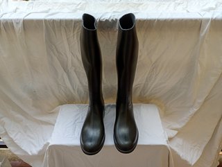 BOTAS DE AGUA ALTAS NEGRO NUMERO 39 MARCA DECATHLO