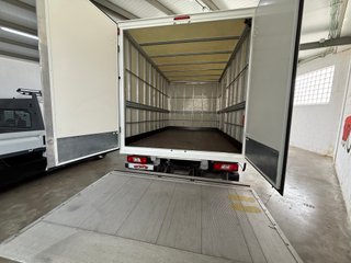 Ford Transit caja cerrada plataforma elevadora '21