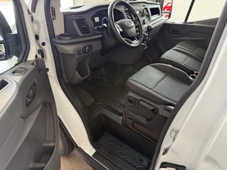 Ford Transit caja cerrada plataforma elevadora '21