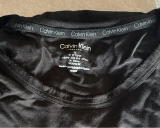 Camiseta de pijama negra de modal de Calvin Klein