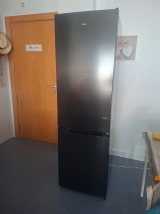 Nevera CHIQ 1,85m Negra Funcionando