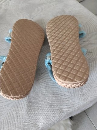 Sandalias planas beige y azul talla 43