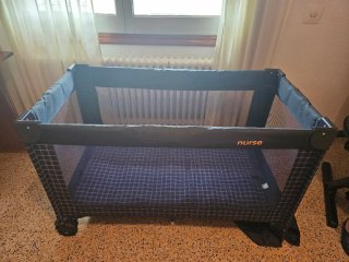 Cuna de viaje Nurse con ruedas