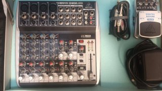 Behringer Xenyx Q1202 USB Mezclador