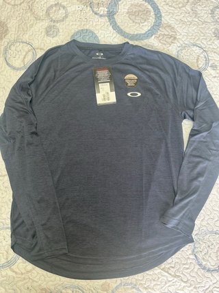 Camiseta Oakley manga larga azul marino Talla L