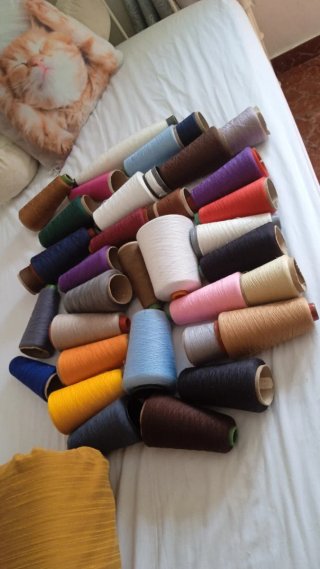 Lote de hilos de coser