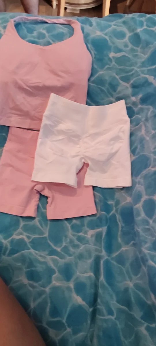 Conjunto deportivo rosa