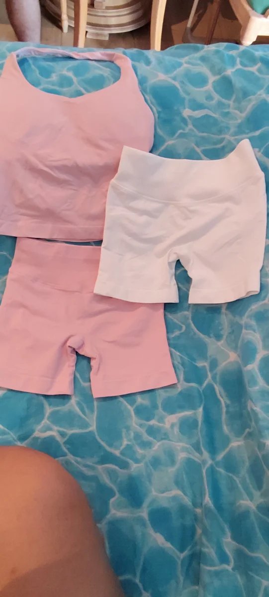 Conjunto deportivo rosa