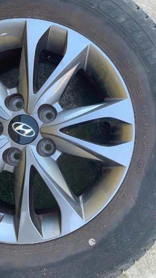 Hyundai 214426 r16 llanta ix35 sle 2wd