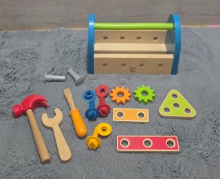 Banco de herramientas Hape de madera