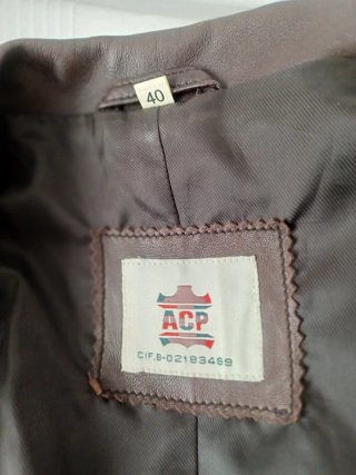 Chaqueta de cuero marrón