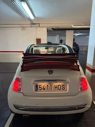 Fiat 500 Blanco con Capota Roja  ¡Precioso!