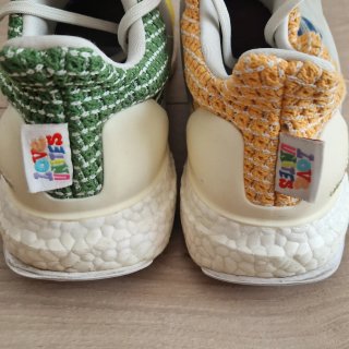 Zapatilla Adidas Ultraboost 5.0 DNA LGBT