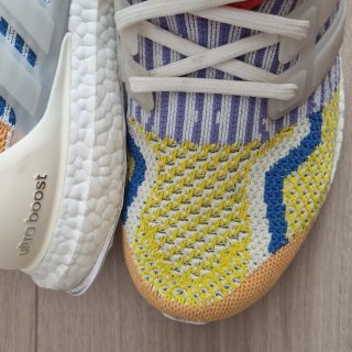 Zapatilla Adidas Ultraboost 5.0 DNA LGBT