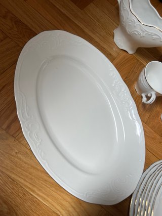 Vajilla Porcelana Blanca y Oro