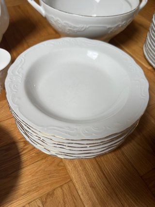 Vajilla Porcelana Blanca y Oro