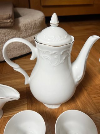 Vajilla Porcelana Blanca y Oro