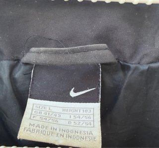 Cortavientos Nike Talla L Negro/Rojo