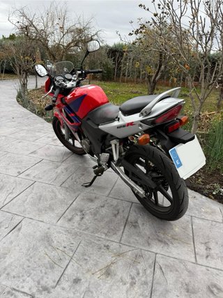 Honda CBR 125R - Moto