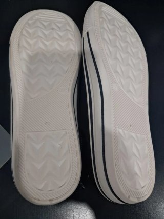 Zapatillas negras estilo Converse