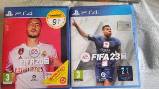 Lote 2 Giochi FIFA PS4: FIFA 20 e FIFA 23
