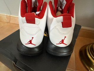 Nike Air Jordan Blancas y Rojas