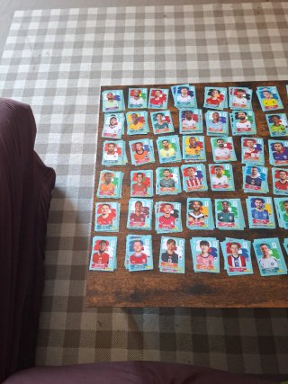 Cromos Mundial 2026 listas SIN BANDERA SON REPES